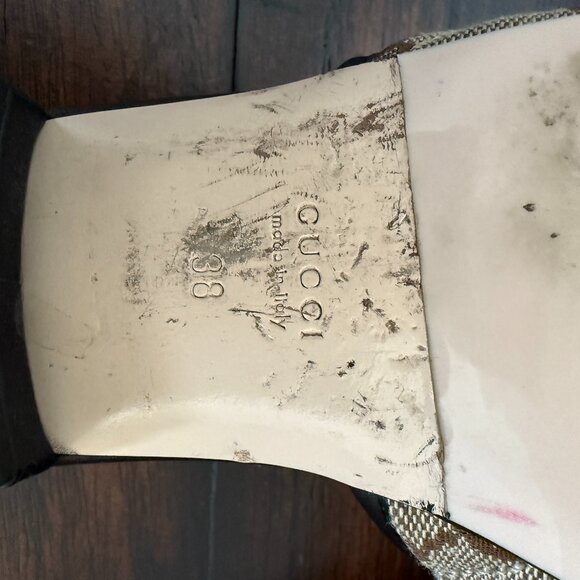 Gucci Slide Sandals size 38 - Picture 10 of 10